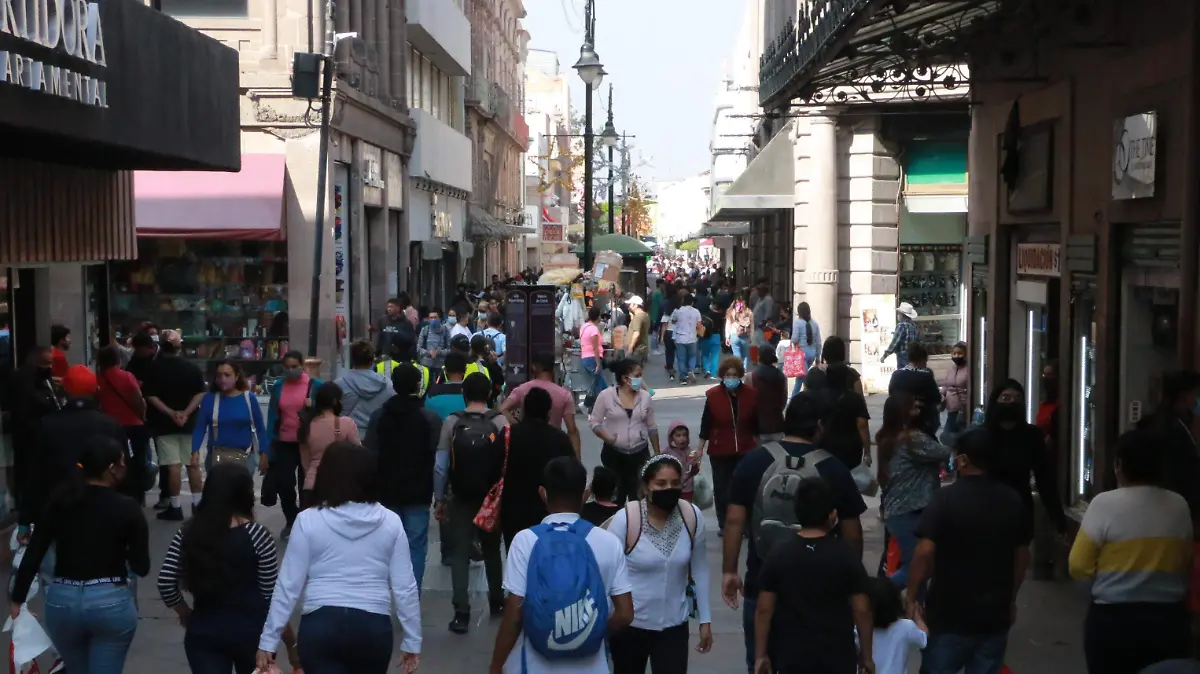 gente en el centro historico (6)